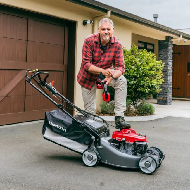 HONDA HRU216 Self Propelled Lawn Mower