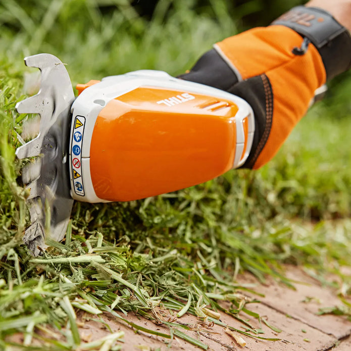 STIHL HSA 26 Cordless shrub shears (Set)