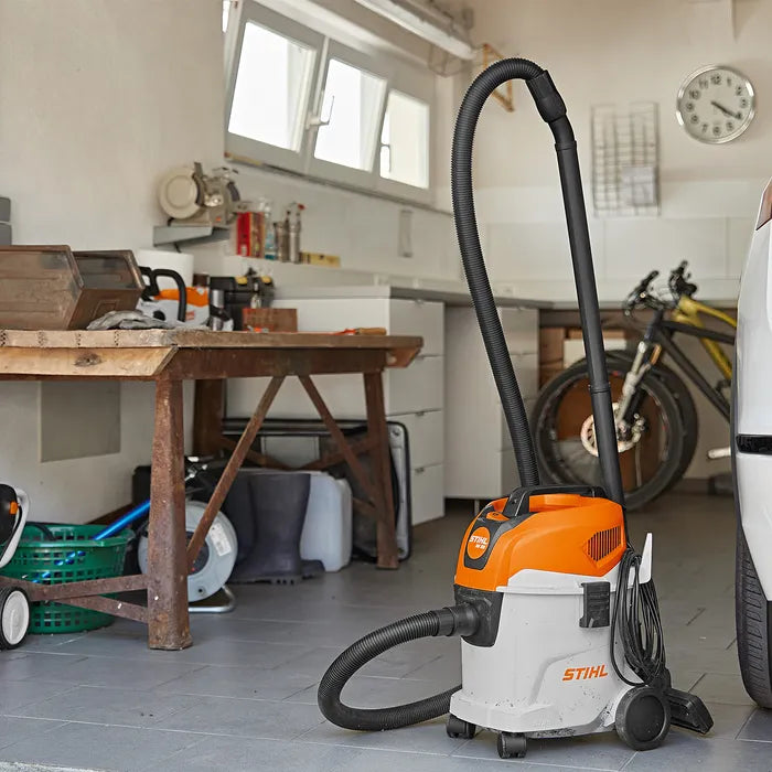 STIHL SE 33 Electric Wet Dry Vacuum Cleaner